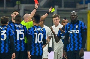 摩根体育官网- 勒沃库森客场逆袭门兴，终结对手主场不败纪录  